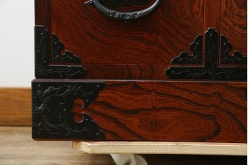 中古　美品　最高級　特注品　岩谷堂箪笥　龍の手打ち金具が存在感を放つ収納棚　(R-063462)