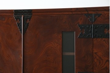 中古　美品　最高級　特注品　岩谷堂箪笥　龍の手打ち金具が存在感を放つ収納棚　(R-063462)