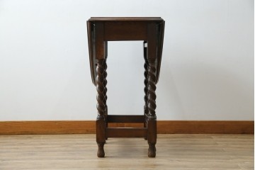 イギリスアンティーク　オーク材　脚のデザインが美しいツイストレッグバタフライテーブル　(R-063466)