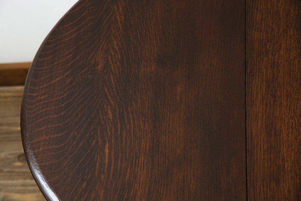 イギリスアンティーク　オーク材　脚のデザインが美しいツイストレッグバタフライテーブル　(R-063466)