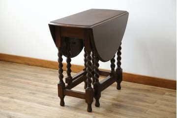 イギリスアンティーク　オーク材　脚のデザインが美しいツイストレッグバタフライテーブル　(R-063466)