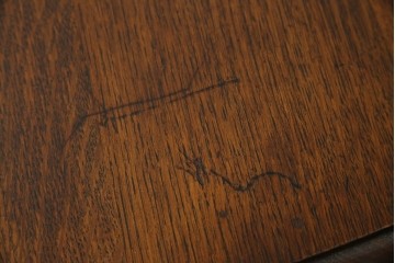 イギリスアンティーク　オーク材　脚のデザインが美しいツイストレッグバタフライテーブル　(R-063466)