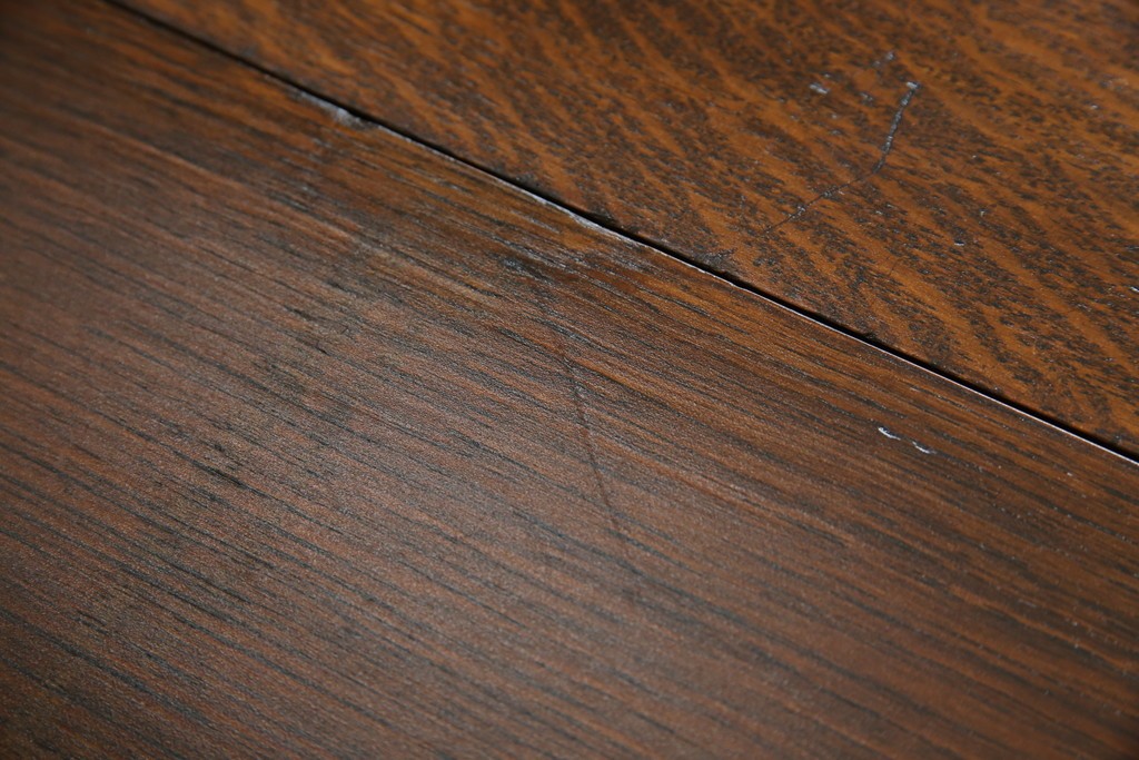 イギリスアンティーク　オーク材　脚のデザインが美しいツイストレッグバタフライテーブル　(R-063466)