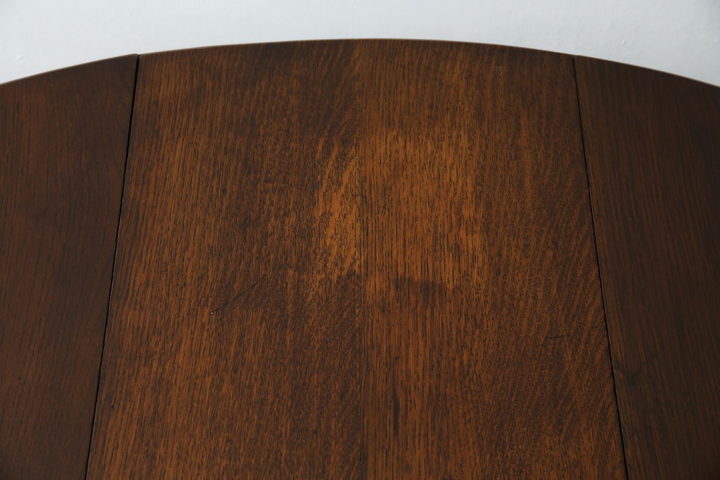 イギリスアンティーク　オーク材　脚のデザインが美しいツイストレッグバタフライテーブル　(R-063466)