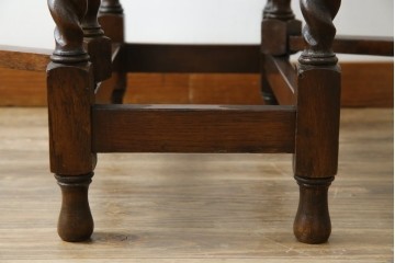 イギリスアンティーク　オーク材　脚のデザインが美しいツイストレッグバタフライテーブル　(R-063466)