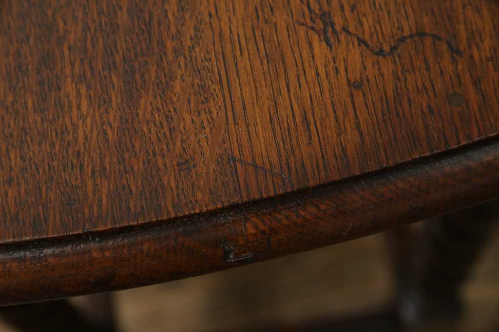 イギリスアンティーク　オーク材　脚のデザインが美しいツイストレッグバタフライテーブル　(R-063466)