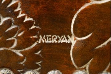 ビンテージ家具　希少!　メリヤン(MERYAN)　本革打ち出し　コードバン　異国情緒溢れるデザインがおしゃれなベンチ収納(ヴィンテージ、長椅子、ブランケットボックス、コファ、ベンチチェスト、2人掛け、3人掛け)(R-063468)