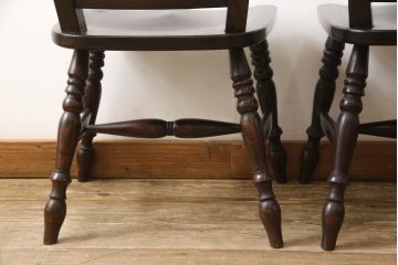 ビンテージ家具　松本民芸家具　クラシカルなダイニングづくりにぴったりの安川式スピンドルチェア2脚セット(板座チェア、ダイニングチェア、椅子、ヴィンテージ)(R-063471)