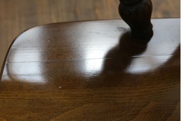 和製ビンテージ　飛騨産業　キツツキマーク　希少な絶版品!クラシカルな佇まいが魅力のウィンザーチェア2脚セット(ヴィンテージ、ウインザーチェア、アームチェア、椅子、イス、板座チェア、ダイニングチェア)(R-063472)
