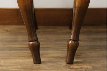 和製ビンテージ　飛騨産業　キツツキマーク　希少な絶版品!クラシカルな佇まいが魅力のウィンザーチェア2脚セット(ヴィンテージ、ウインザーチェア、アームチェア、椅子、イス、板座チェア、ダイニングチェア)(R-063472)