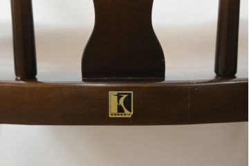 和製ビンテージ　飛騨産業　キツツキマーク　希少な絶版品!クラシカルな佇まいが魅力のウィンザーチェア2脚セット(ヴィンテージ、ウインザーチェア、アームチェア、椅子、イス、板座チェア、ダイニングチェア)(R-063472)