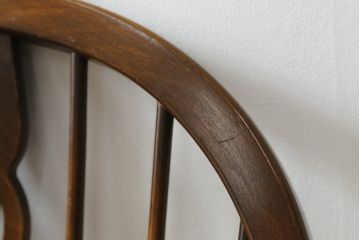 和製ビンテージ　飛騨産業　キツツキマーク　希少な絶版品!背もたれのデザインがおしゃれなウィンザーチェア2脚セット(ヴィンテージ、ウインザーチェア、アームチェア、椅子、イス、板座チェア、ダイニングチェア)(R-063473)