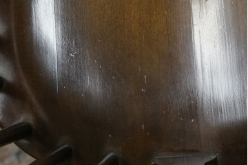 和製ビンテージ　飛騨産業　キツツキマーク　希少な絶版品!背もたれのデザインがおしゃれなウィンザーチェア2脚セット(ヴィンテージ、ウインザーチェア、アームチェア、椅子、イス、板座チェア、ダイニングチェア)(R-063473)
