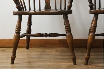 和製ビンテージ　飛騨産業　キツツキマーク　希少な絶版品!背もたれのデザインがおしゃれなウィンザーチェア2脚セット(ヴィンテージ、ウインザーチェア、アームチェア、椅子、イス、板座チェア、ダイニングチェア)(R-063473)
