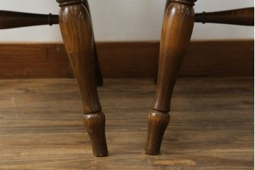 和製ビンテージ　飛騨産業　キツツキマーク　希少な絶版品!背もたれのデザインがおしゃれなウィンザーチェア2脚セット(ヴィンテージ、ウインザーチェア、アームチェア、椅子、イス、板座チェア、ダイニングチェア)(R-063473)