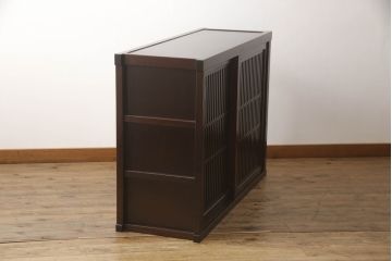 中古　民芸家具　欅(ケヤキ)材　上質な和の空間づくりに取り入れたいシックな水屋箪笥サイドボード(収納棚、戸棚、食器棚、キャビネット)(R-063478)