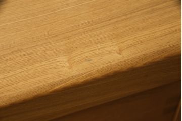 中古　美品　国産手造り家具　タモ材　和モダンの雰囲気高める水屋箪笥サイドボード(サイドキャビネット、戸棚、収納棚、引き出し)(R-063481)