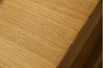 中古　美品　国産手造り家具　タモ材　和モダンの雰囲気高める水屋箪笥サイドボード(サイドキャビネット、戸棚、収納棚、引き出し)(R-063481)