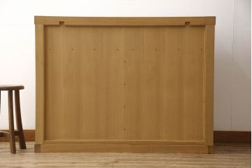 中古　美品　国産手造り家具　タモ材　和モダンの雰囲気高める水屋箪笥サイドボード(サイドキャビネット、戸棚、収納棚、引き出し)(R-063481)