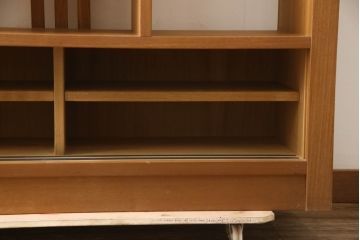 中古　国産手造り家具　タモ材　和モダンの雰囲気高める飾り棚(茶棚、和風キャビネット、戸棚、収納棚、引き出し)(R-063482)