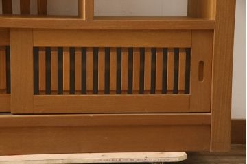 中古　国産手造り家具　タモ材　和モダンの雰囲気高める飾り棚(茶棚、和風キャビネット、戸棚、収納棚、引き出し)(R-063482)