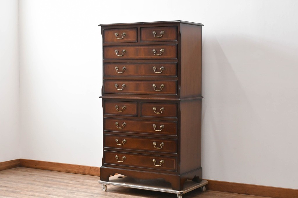 イギリスアンティーク　ウォールナット材　重厚な雰囲気漂うトールチェスト　(R-063486)