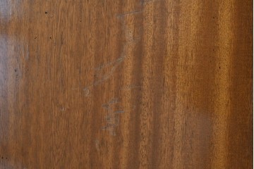 イギリスアンティーク　ウォールナット材　重厚な雰囲気漂うトールチェスト　(R-063486)