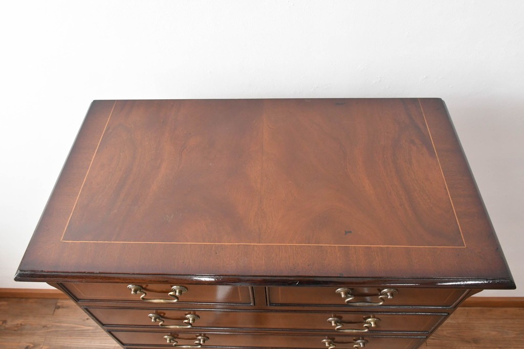 イギリスアンティーク　ウォールナット材　重厚な雰囲気漂うトールチェスト　(R-063486)