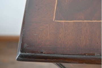 イギリスアンティーク　ウォールナット材　重厚な雰囲気漂うトールチェスト　(R-063486)