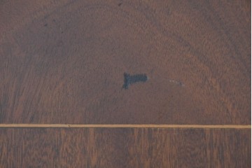 イギリスアンティーク　ウォールナット材　重厚な雰囲気漂うトールチェスト　(R-063486)