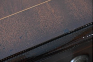 イギリスアンティーク　ウォールナット材　重厚な雰囲気漂うトールチェスト　(R-063486)