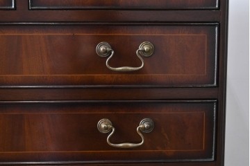 イギリスアンティーク　ウォールナット材　重厚な雰囲気漂うトールチェスト　(R-063486)