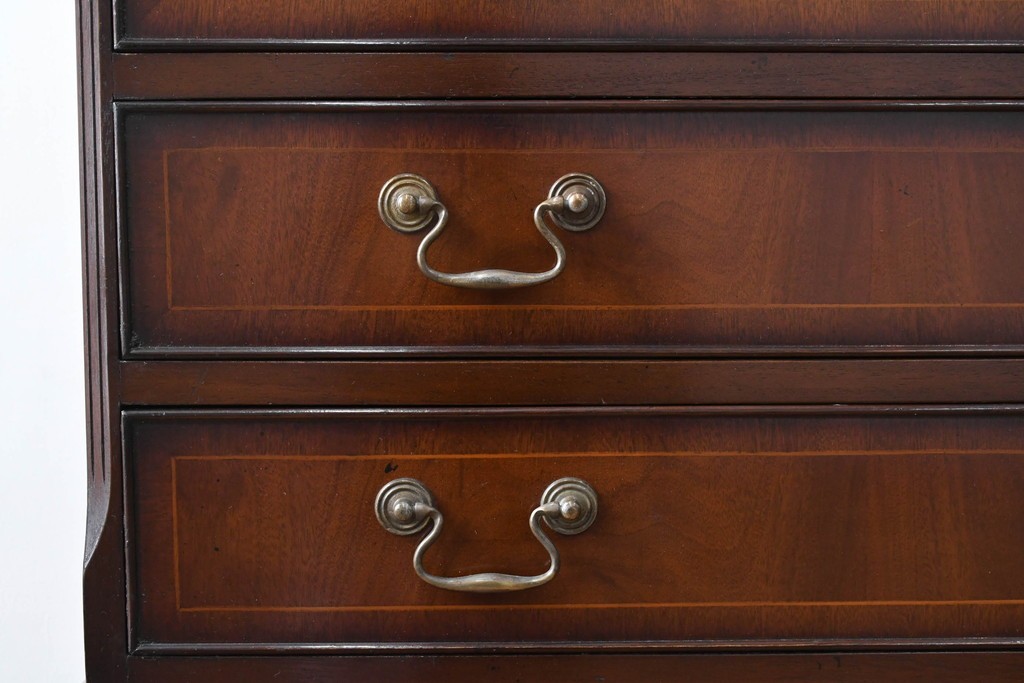 イギリスアンティーク　ウォールナット材　重厚な雰囲気漂うトールチェスト　(R-063486)