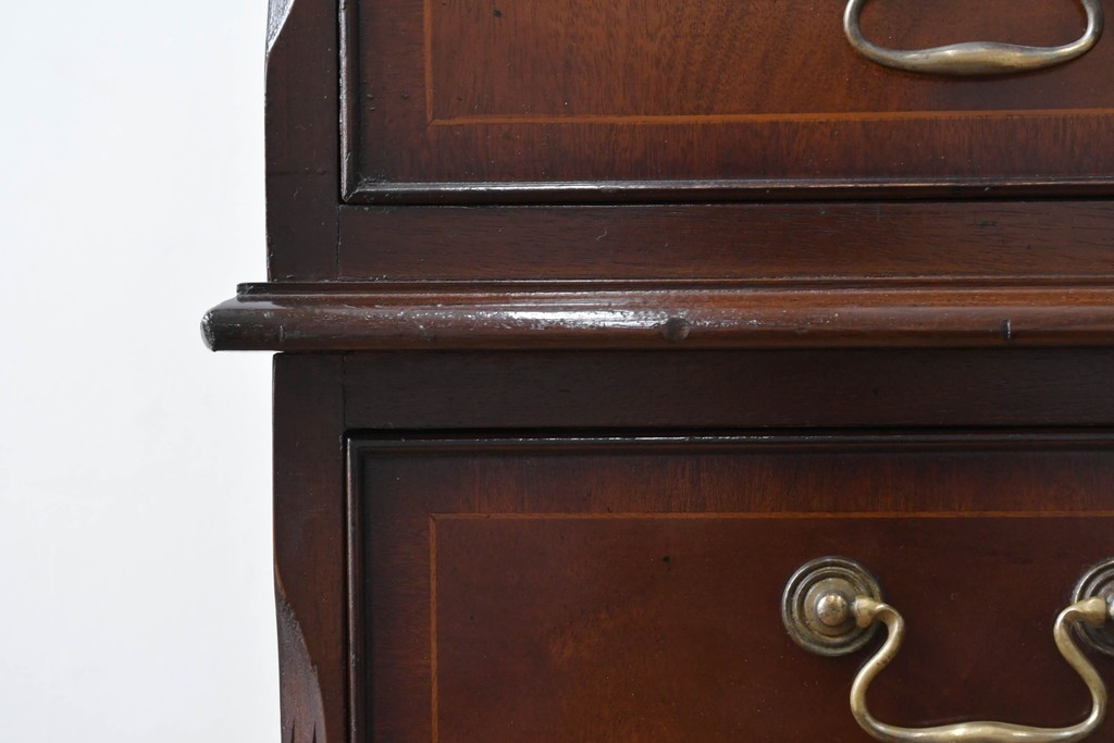 イギリスアンティーク　ウォールナット材　重厚な雰囲気漂うトールチェスト　(R-063486)