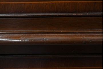 イギリスアンティーク　ウォールナット材　重厚な雰囲気漂うトールチェスト　(R-063486)