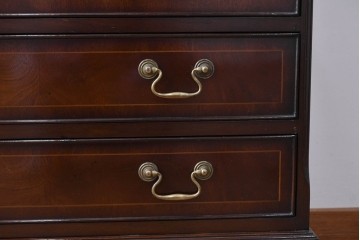 イギリスアンティーク　ウォールナット材　重厚な雰囲気漂うトールチェスト　(R-063486)