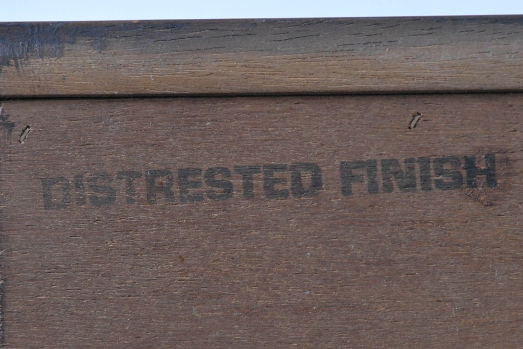 イギリスアンティーク　ウォールナット材　重厚な雰囲気漂うトールチェスト　(R-063486)