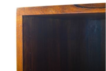 イギリスビンテージ　ローズウッド材　収納できる扉で使用中は開けっ放しOK!小引き出し付きのファイルキャビネット(収納棚、本棚、飾り棚、戸棚、垂直収納扉、ヴィンテージ)(R-063490)
