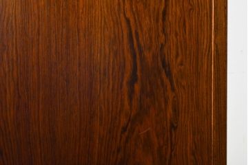 イギリスビンテージ　ローズウッド材　収納できる扉で使用中は開けっ放しOK!小引き出し付きのファイルキャビネット(収納棚、本棚、飾り棚、戸棚、垂直収納扉、ヴィンテージ)(R-063490)