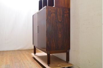 イギリスビンテージ　ローズウッド材　収納できる扉で使用中は開けっ放しOK!ファイルキャビネット(収納棚、本棚、飾り棚、戸棚、垂直収納扉、ヴィンテージ)(R-063491)
