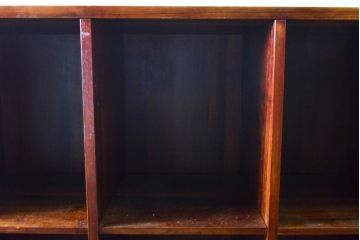 イギリスビンテージ　ローズウッド材　収納できる扉で使用中は開けっ放しOK!ファイルキャビネット(収納棚、本棚、飾り棚、戸棚、垂直収納扉、ヴィンテージ)(R-063491)