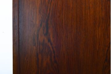 イギリスビンテージ　ローズウッド材　収納できる扉で使用中は開けっ放しOK!ファイルキャビネット(収納棚、本棚、飾り棚、戸棚、垂直収納扉、ヴィンテージ)(R-063491)