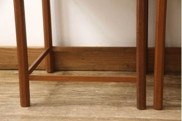 デンマークビンテージ　チーク材　タイルトップ　落ち着いた色味と品のある柄がすてきなネストテーブル(ローテーブル、サイドテーブル、コーヒーテーブル、ヴィンテージ、北欧)(R-063493)