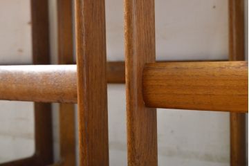 デンマークビンテージ　チーク材　ナチュラルな木の風合いが魅力的なネストテーブル(ローテーブル、サイドテーブル、カフェテーブル、コーヒーテーブル、ヴィンテージ、北欧)(R-063498)