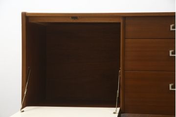 イギリスビンテージ　レア品　希少モデル!　nathan(ネイサン)社　スタイリッシュなサイドボード(サイドキャビネット、リビングボード、収納棚、戸棚、引き出し、ヴィンテージ、北欧)(R-063500)