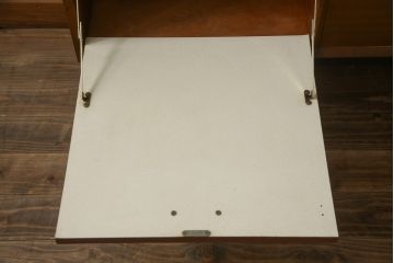 イギリスビンテージ　レア品　希少モデル!　nathan(ネイサン)社　スタイリッシュなサイドボード(サイドキャビネット、リビングボード、収納棚、戸棚、引き出し、ヴィンテージ、北欧)(R-063500)