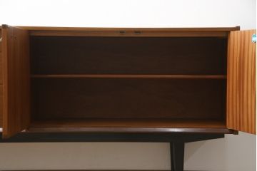 イギリスビンテージ　レア品　希少モデル!　nathan(ネイサン)社　スタイリッシュなサイドボード(サイドキャビネット、リビングボード、収納棚、戸棚、引き出し、ヴィンテージ、北欧)(R-063500)