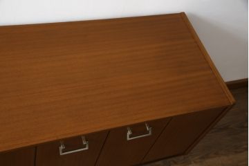 イギリスビンテージ　レア品　希少モデル!　nathan(ネイサン)社　スタイリッシュなサイドボード(サイドキャビネット、リビングボード、収納棚、戸棚、引き出し、ヴィンテージ、北欧)(R-063500)