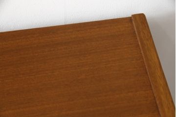 イギリスビンテージ　レア品　希少モデル!　nathan(ネイサン)社　スタイリッシュなサイドボード(サイドキャビネット、リビングボード、収納棚、戸棚、引き出し、ヴィンテージ、北欧)(R-063500)
