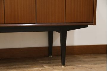 イギリスビンテージ　レア品　希少モデル!　nathan(ネイサン)社　スタイリッシュなサイドボード(サイドキャビネット、リビングボード、収納棚、戸棚、引き出し、ヴィンテージ、北欧)(R-063500)